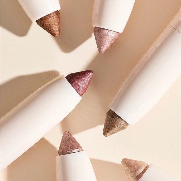 Rare Beauty All of the Above Weightless Shadow Stick in shade Growth - Picture 7 of 12